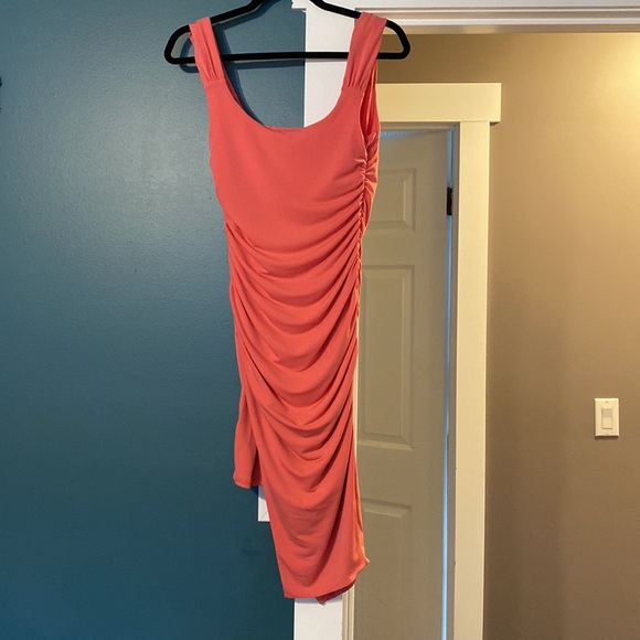 BEAUTIFUL peach Guess dress! - Picture 2 of 5